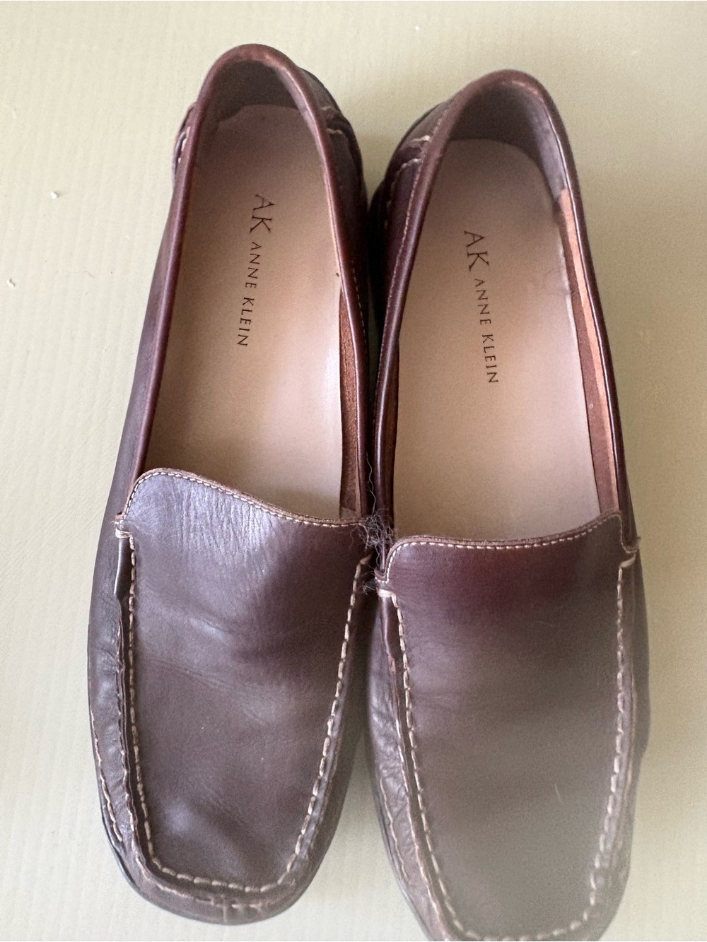 Anne Klein womens Dark Brown Leather Slip-On Loafers Sz 9.5 - Picture 2 of 7